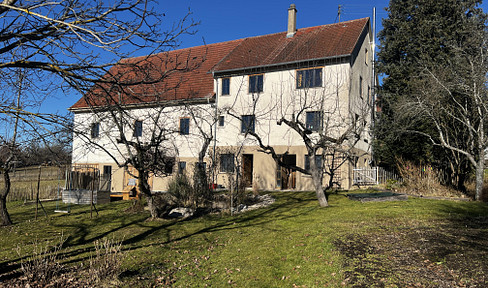 Farmhouse on the outskirts of Denkingen