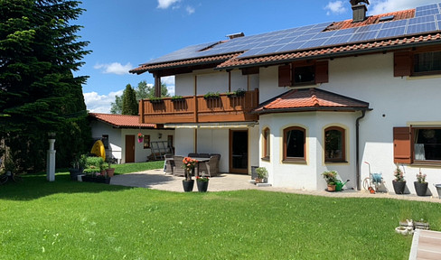 Attraktive große 2,5 bis 3 Zimmer-Wohnung in ruhiger Lage