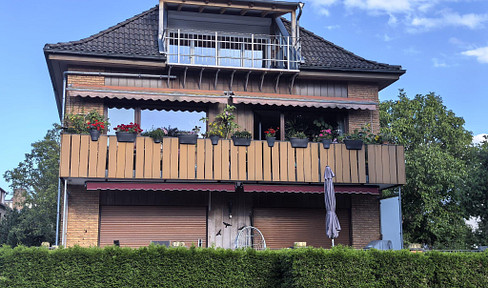 Luxury apartment with 160 square meters of living space and a 40 square meter terrace, located in Berlin, postcode 13587.