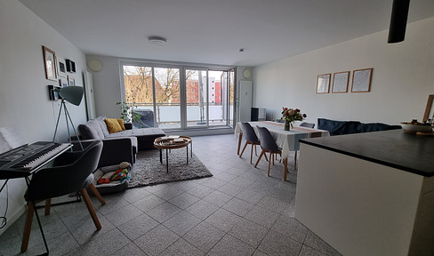 Ruhige 3-Zimmer-Penthouse-Altstadtwohnung mit Dachterrasse