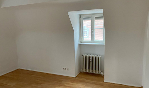 1 WG-Zimmer in Frauen-WG, Nähe des Bahnhofs & Innenstadt