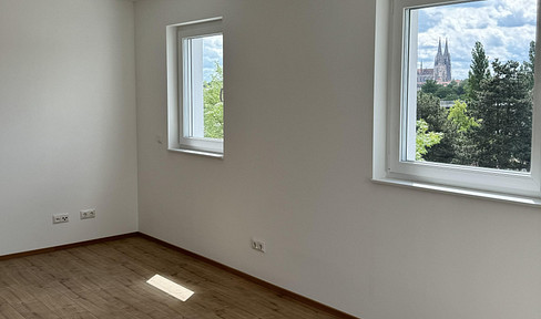NEW BUILD efficiency house 40 - high-quality 2-room apartment with balcony & cathedral view in Regensburg-Steinweg