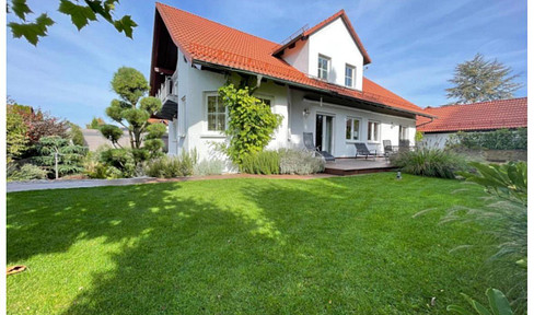 Ein- oder Zweifamilienhaus mit Einliegerwohnung in traumhafter Lage!