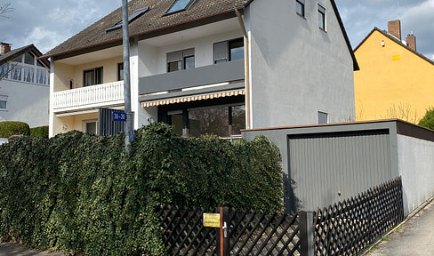 Semi-detached house with 6 rooms and garage in Schwabach Limbach