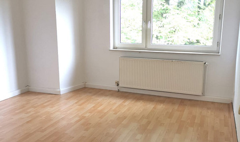Uninähe, 2 Zimmer, Wohnküche, Einbauküche, begehbarer Kleiderschrank,Gartennutzung, Fernblick......