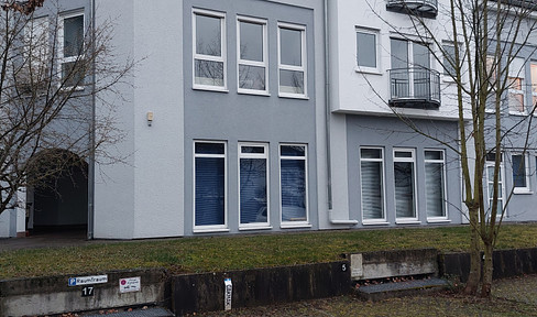 Commercial property for office or practice space in Uhingen