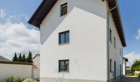 New semi-detached house in Plattling - commission-free!