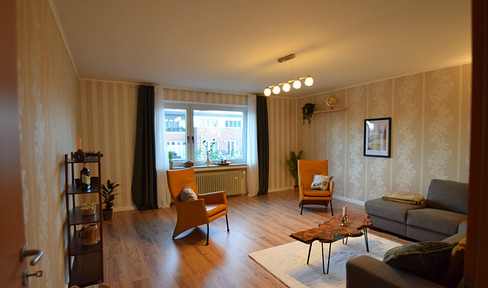 Modern 129sqm apartment in Rees - renovated with large balcony, 3 bedrooms & fitted kitchen!