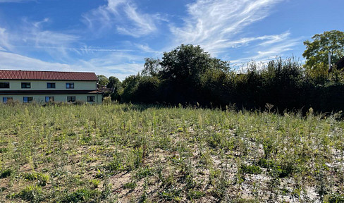 Exclusive building plot for sale in the historic center of the village of Ehmer.