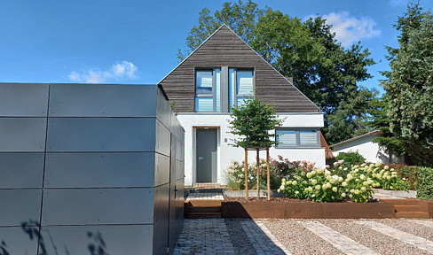 Ideal investment for investors! - Top-maintained two-family house Timmendorfer Strand