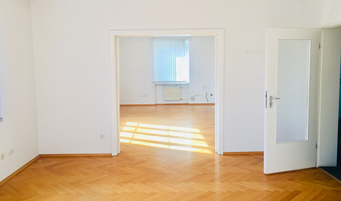 Living and working under one roof! Perfect 3-4 living/office spaces, also ideal for home office