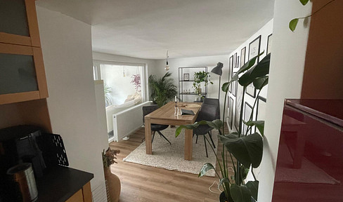 Sanierte 3,5-Zimmer-Wohnung mit Loggia, Terrassennutzung in der Bonner Kirschblütenstraße