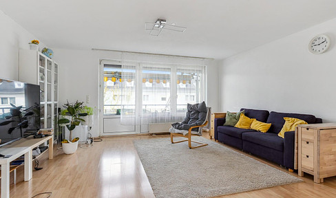 Commission-free maisonette apartment with four-room balcony and fitted kitchen right next to Südstadtpark