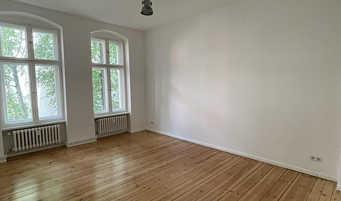 1-room apartment in an old building