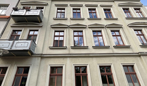 4.5% yield in Leipzig's Südvorstadt - Rented 60 sqm apartment with balcony and new fitted kitchen