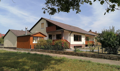 High-quality detached house with charm and individual scope for design