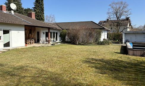 Grundstück mit Doppelbungalow / auch zur Bebauung