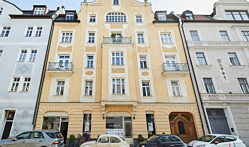 Unique gem of an old building in the heart of Schwabing - office/shop/practice