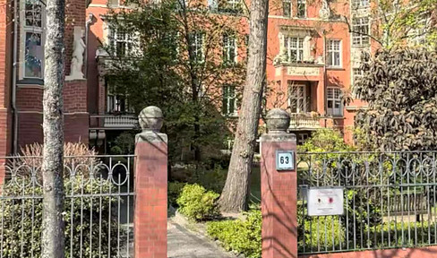 4 Zimmer Wohnung sanierter Altbau mit Balkon nördliche Innenstadt