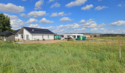 Building plots available in the new development area "Offenbergblick"! No commission fees! No obligation to build!