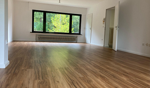 Cologne-Merheim, spacious apartment 70 sqm, fitted kitchen and garden terrace with awning - commission-free