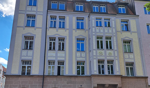 Friendly 4-room Art Nouveau apartment in a quiet and familiar location in Nuremberg- Schoppershof