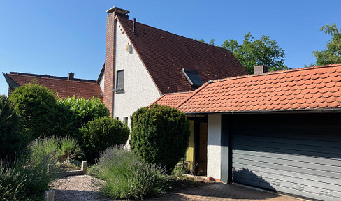 Furnished, exclusive detached house with granny apartment