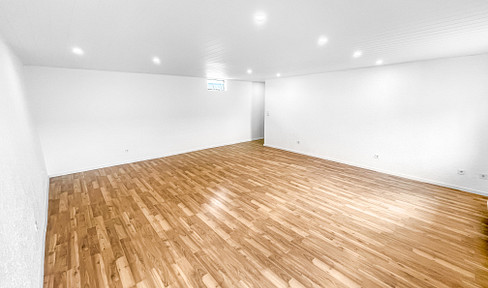 Helle, moderne 3 Zimmer Wohnung mit Einbauküche für kleine Familien