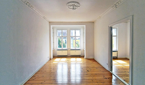 Friedenau: Großzügige, sonnige und modernisierte 2 Zimmer-Altbauwohnung mit Kammer in ruhiger Lage