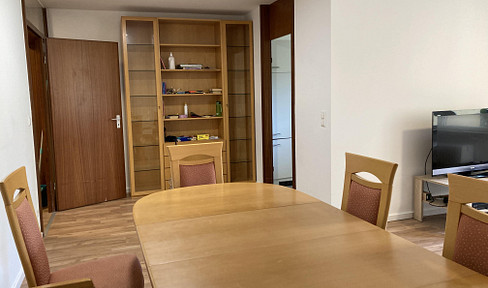 Möblierte 73m² Wohnung mit Balkon und Tiefgarage in ruhiger, zentraler Lage für Familien & Pendler