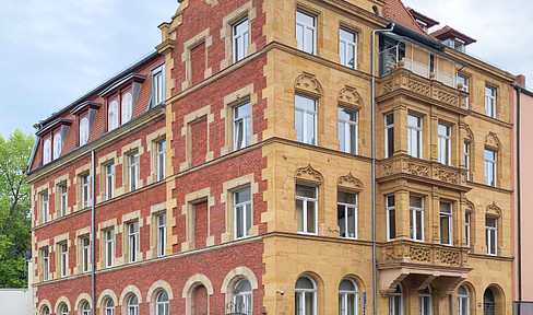 Listed old building - directly on the Pegnitz - short walk to the city center