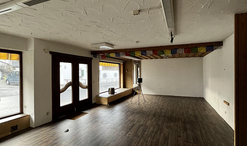 Commercial space, landing, store (e.g. suitable for hairdresser, agency, office, etc.)