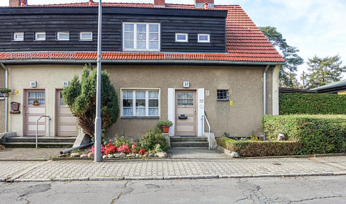 Investment in Berlin: Listed end terraced house