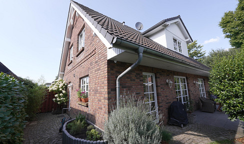 Zeitgemäßes und stadtnahes Einfamilienhaus am Naturidyll mit viel Liebe zum Detail