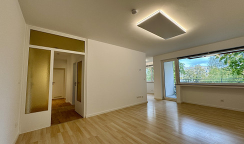 Light-flooded, barrier-free renovated and modern 2.5-room apartment