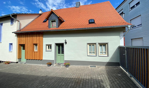 2 Häuser in Großauheim - Preis: 675.000 € Provisionsfrei