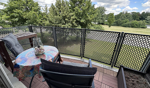 Modern apartment with a view of the Elbe, city park and cathedral