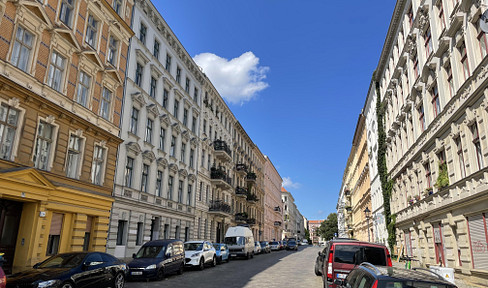 Provisionsfreie 3,5 Zimmer Altbauwohnung nur 150m vom Chamissoplatz