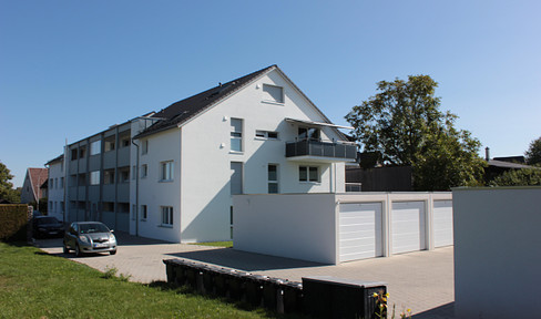 Nagold-Hochdorf - spacious, high-quality, as-new 4.5 room apartment, stepless access, two garages