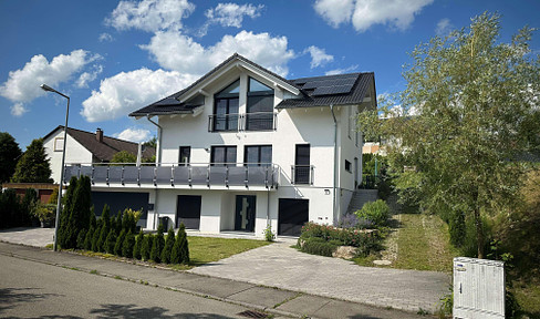 KfW 40 Haus mit Doppelgarage, Einliegerwohnung & PV