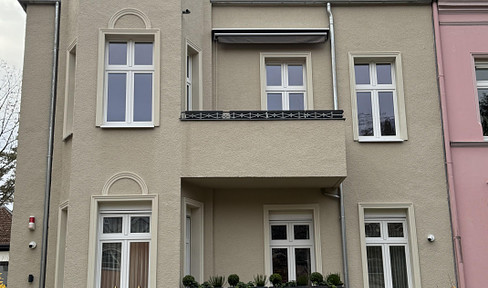 First occupancy after renovation 3 rooms in villa in Lichterfelde West