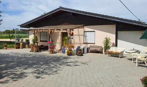 Bungalow with large plot