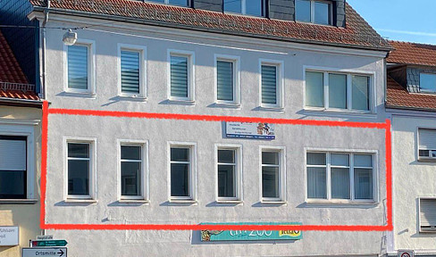 Flexibel teilbare, helle Büro-/Praxisräume mit Stellplätzen im Illinger Zentrum