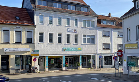 Ground floor shop/commercial storage space in Illingen town center