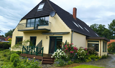 Mehrfamilienhaus mit Mieteinnahmen und Ausbaupotential