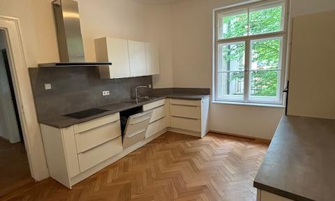 Altbogenhausen, 3-Zi-Altbau-Wohnung, kompl. saniert mit toller EBK! Perfekt auch als WG!