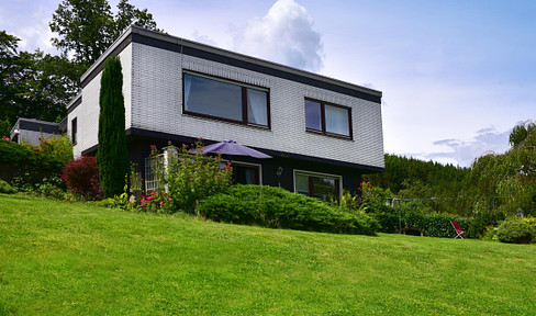 Einfamilienhaus mit Einliegerwohnung, großem Garten und traumhaftem Blick über Velbert Langenberg