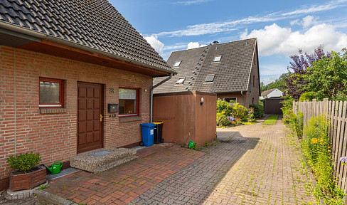 **RESERVED** Family-friendly semi-detached house with beautiful garden in Pinneberg