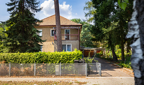 30's classic with 200 m2 living space to renovate + outbuilding + cellar + garage