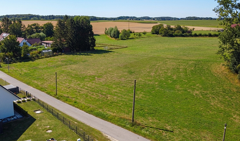 Developer-owned and commission-free: Building plot in Pustohl (Satow) – rural, quiet, and well-located.